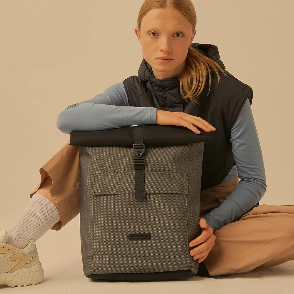 Ucon Acrobatics Jasper Mini Neural 後背包S (深灰色) 歷史價格詳細信息