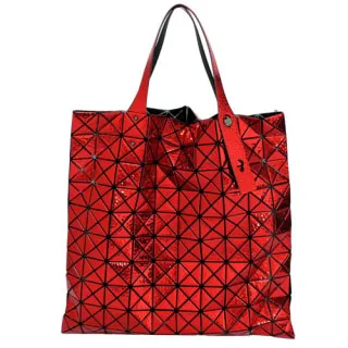ISSEY MIYAKE 三宅一生 BAOBAO 10x10亮面肩背包-白 歷史價格詳細信息
