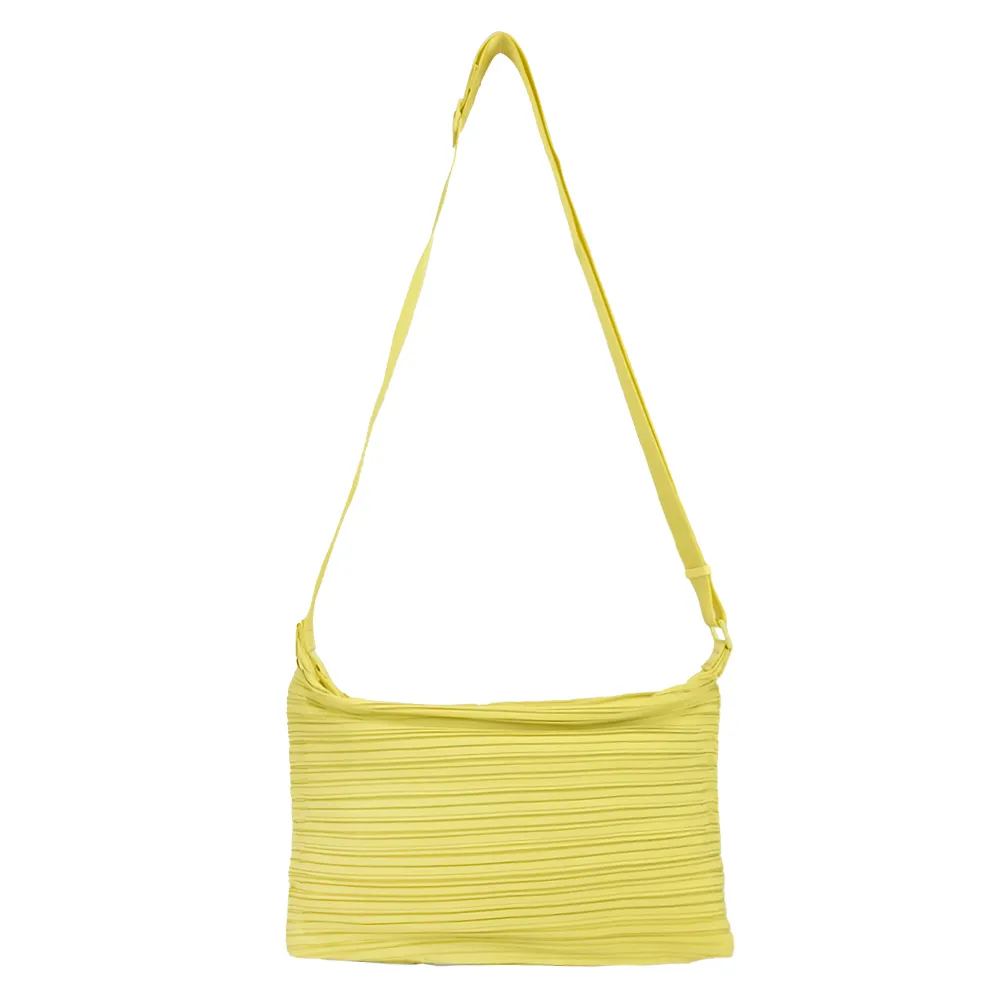 ISSEY MIYAKE褶皺植絨滴可愛連身裙，有點像天鵝絨的 歷史價格詳細信息