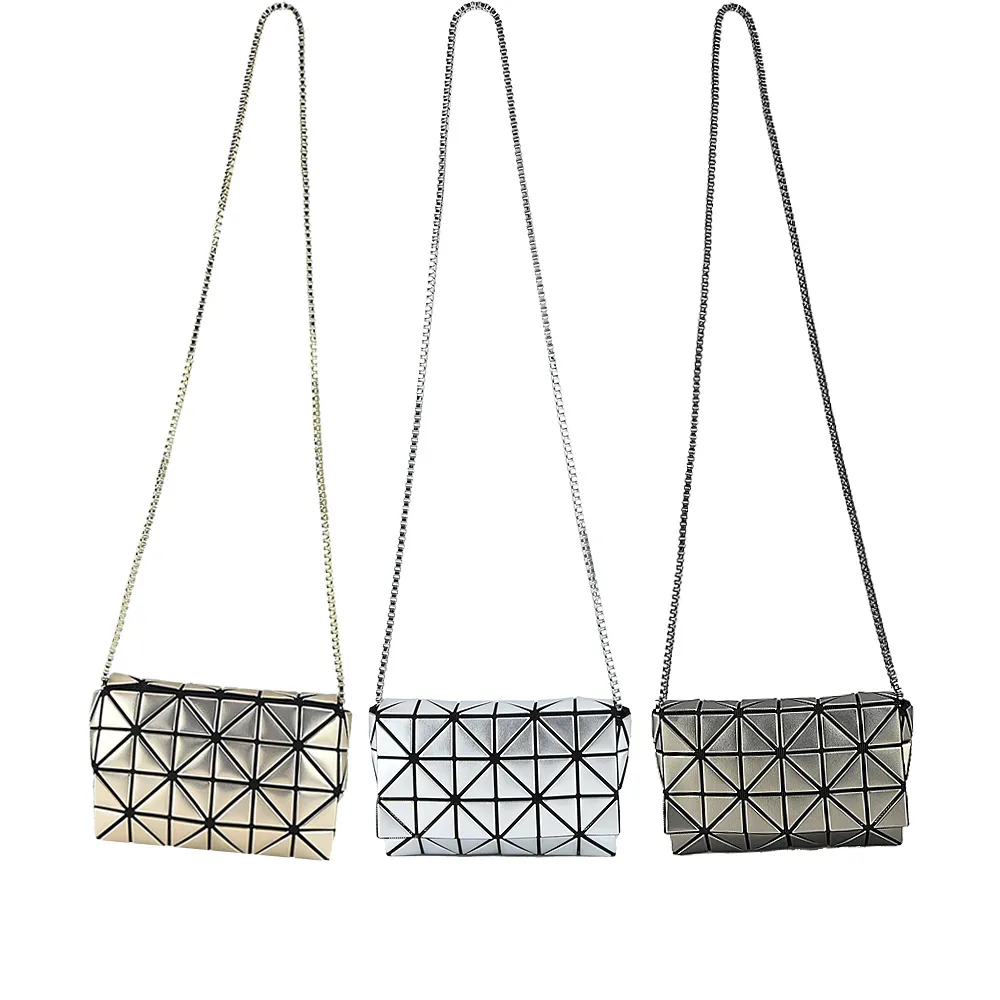 ISSEY MIYAKE 三宅一生 BAOBAO MAGIC HOUR 多採漸變斜背包-紅色 歷史價格詳細信息