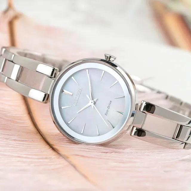 CITIZEN Eco-Drive 撼動自我光動能三眼計時腕錶-黑x銀 歷史價格詳細信息