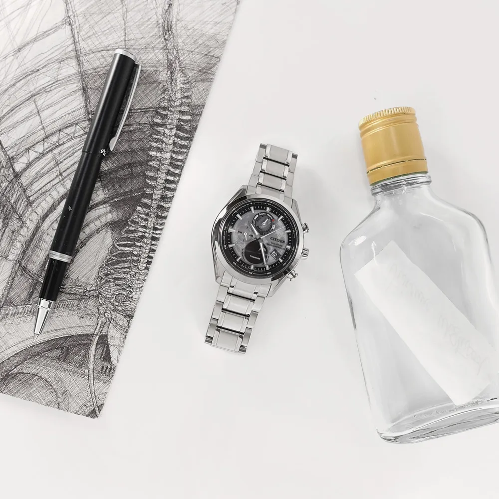 金屬鈦金 防水自黏壁紙 3D立體仿金屬光澤 歷史價格詳細信息