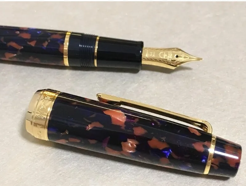 限量珍藏1994年台北國際藏書票展藏書票附潘元石親筆簽名藏書票乙張，宏觀文化，精裝版，都沒用過，如新。 歷史價格詳細信息