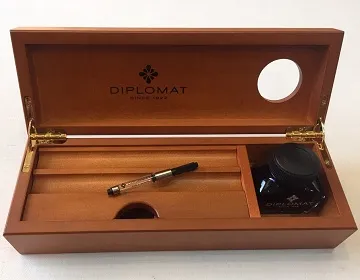 德國 DIPLOMAT 迪波曼 Aero太空梭鋼筆 14K金雙色筆尖 絕美流線造型 工業銀 歷史價格詳細信息