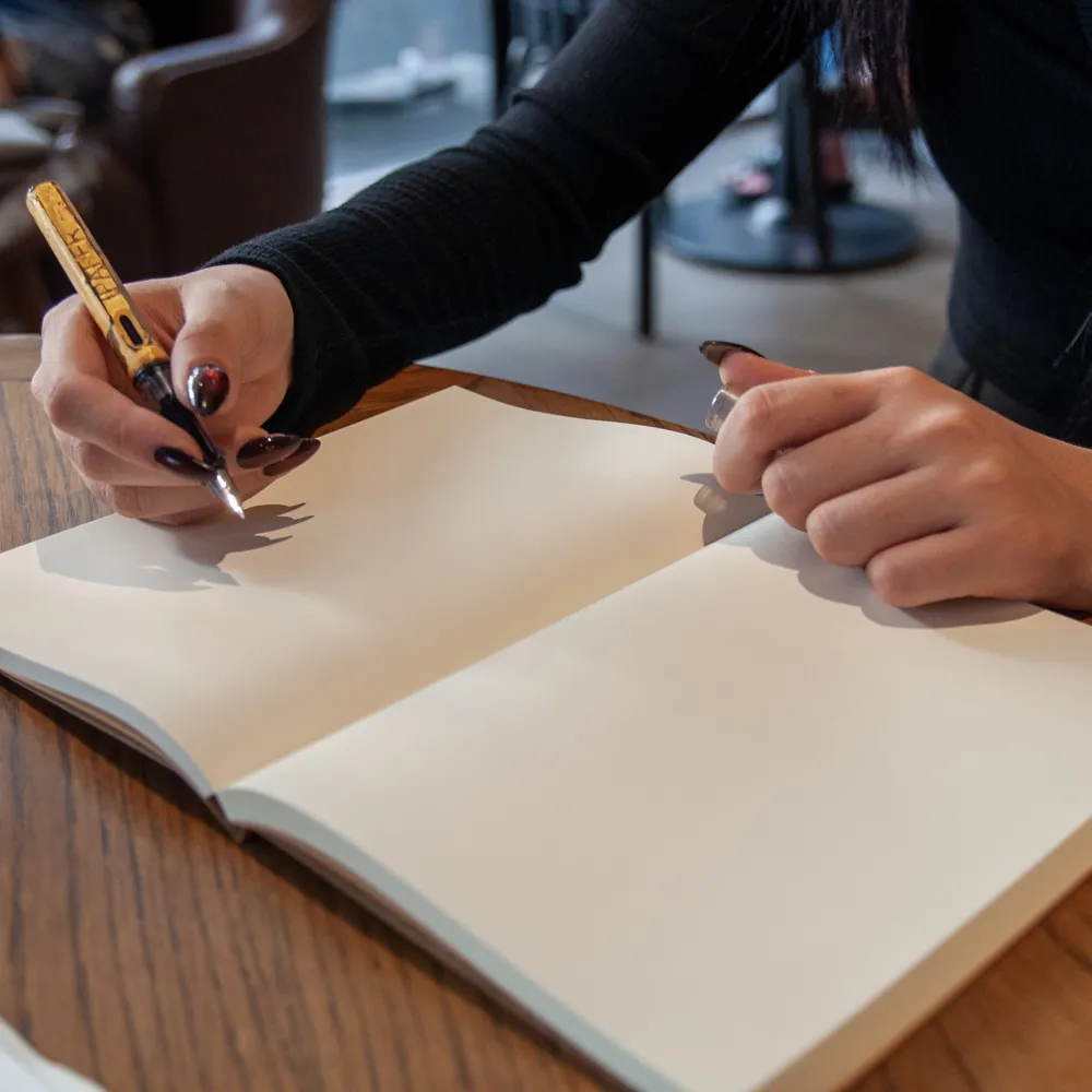 【iPaper】CFS A6 size 特殊膠裝筆記本 (空白) UCCU Paper 歷史價格詳細信息