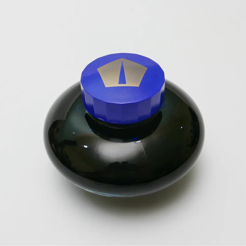 Namika 娜米卡 / 如夢初醒 (EP) CD 能唱能饒的才氣縱橫德國嘻哈酷妹2015首張迷你專輯 歷史價格詳細信息