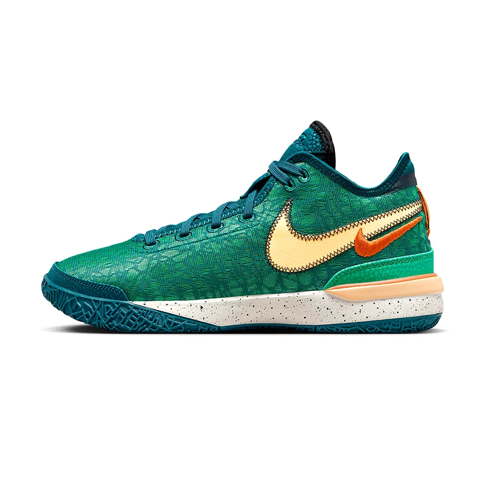NIKE LBJ 籃球羽絨外套 LEBRON JAMES 雷霸龍 SIZE:2XL 歷史價格詳細信息