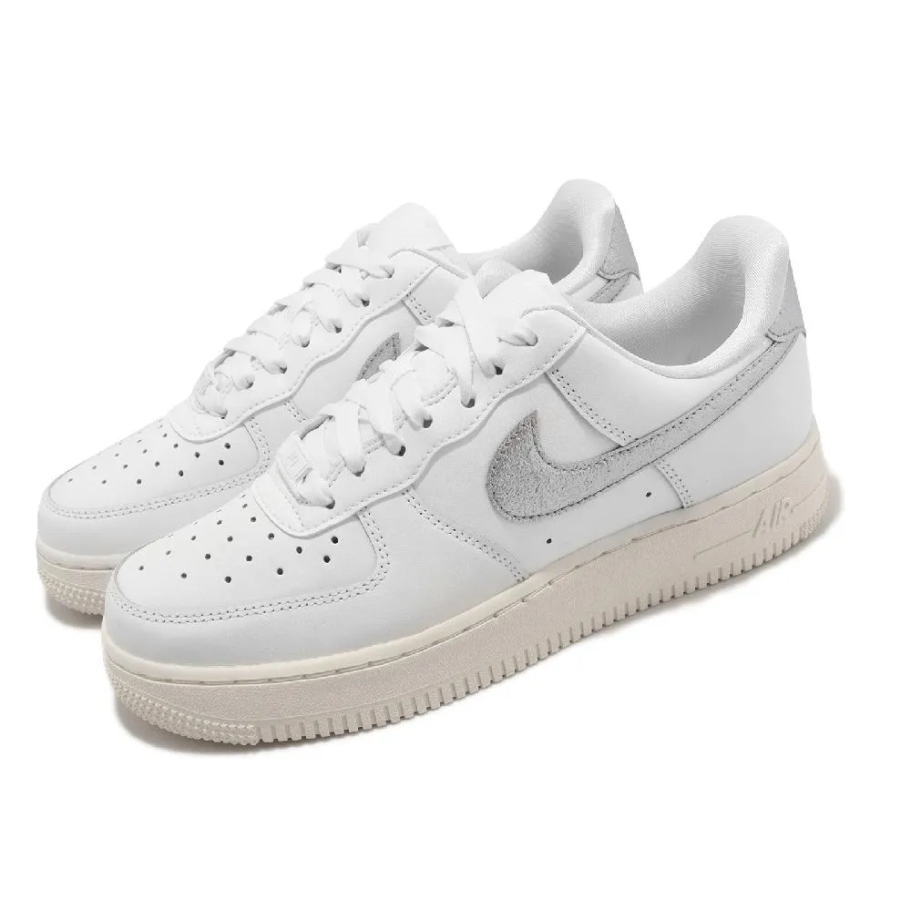 Nike Wmns Air Force 1 07 ESS 女鞋 勾勾 棕色 零碼福利品 【ACS】 歷史價格詳細信息