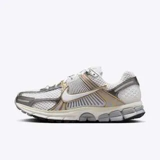 【NIKE】NIKE ZOOM VOMERO 5 男 休閒鞋 淺棕-HF1553100 歷史價格詳細信息