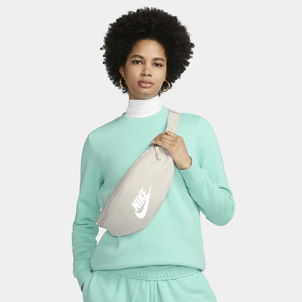 NIKE  HERITAGE  logo 腰包/肩包/小背包 百分百原裝正品ck7446-010 歷史價格詳細信息