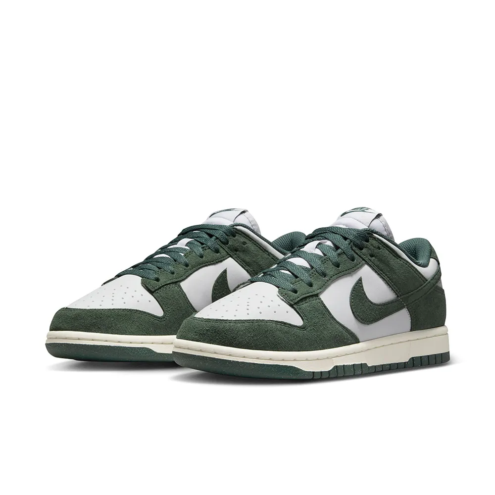 NIKE 休閒鞋 WMNS DUNK LOW 白綠 紫勾 小丑 經典款 女 FD9922-151 歷史價格詳細信息
