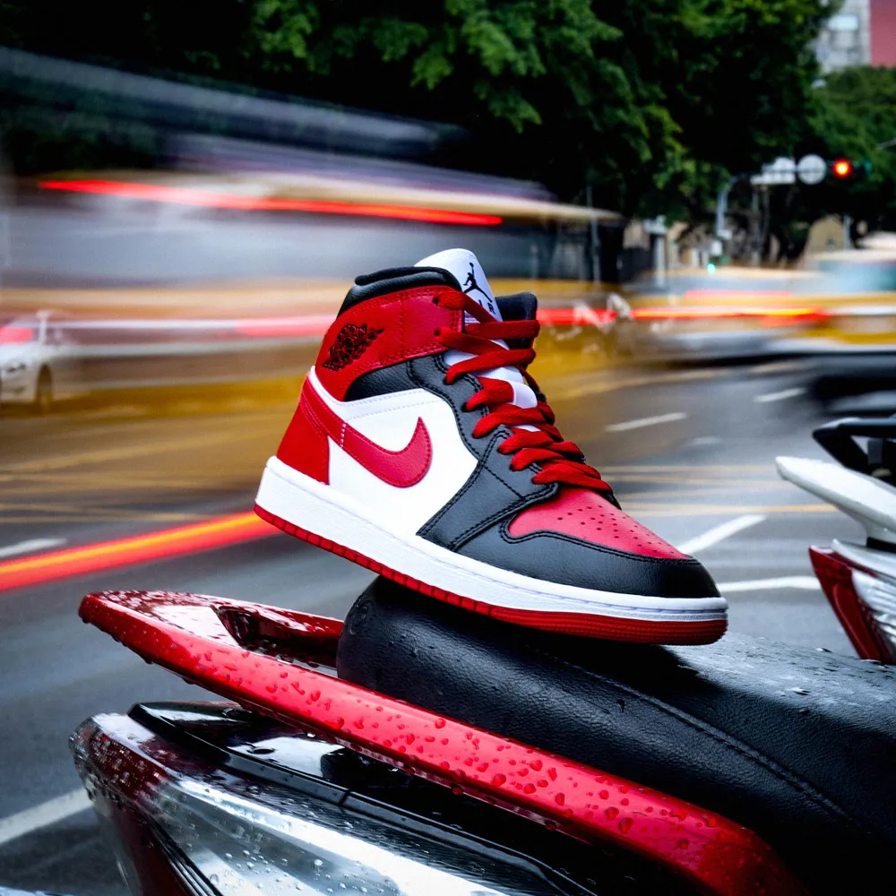 Nike Jordan 1 Mid AJ1 男鞋 黑黃腳趾 新款 中筒 秋冬 運動鞋 籃球鞋 女鞋 休閒鞋 飛人喬登1代 歷史價格詳細信息