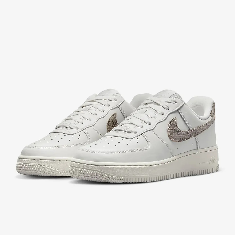 【NIKE】WMNS AIR FORCE 1 07 休閒鞋 女鞋 白藍綠-DD8959110 歷史價格詳細信息