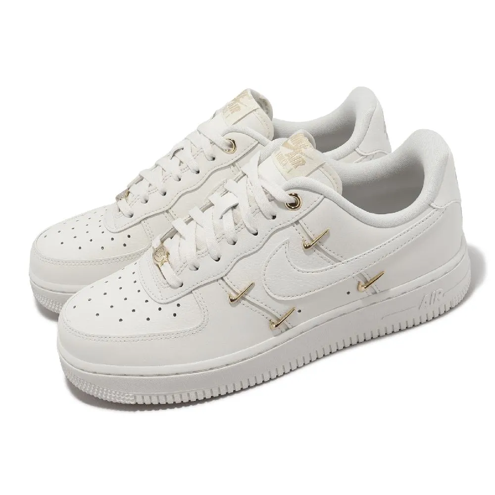 耐吉 NIKE Wmns Air Force 1'07 LX Chrome Swooshes White 男女 滑板 歷史價格詳細信息