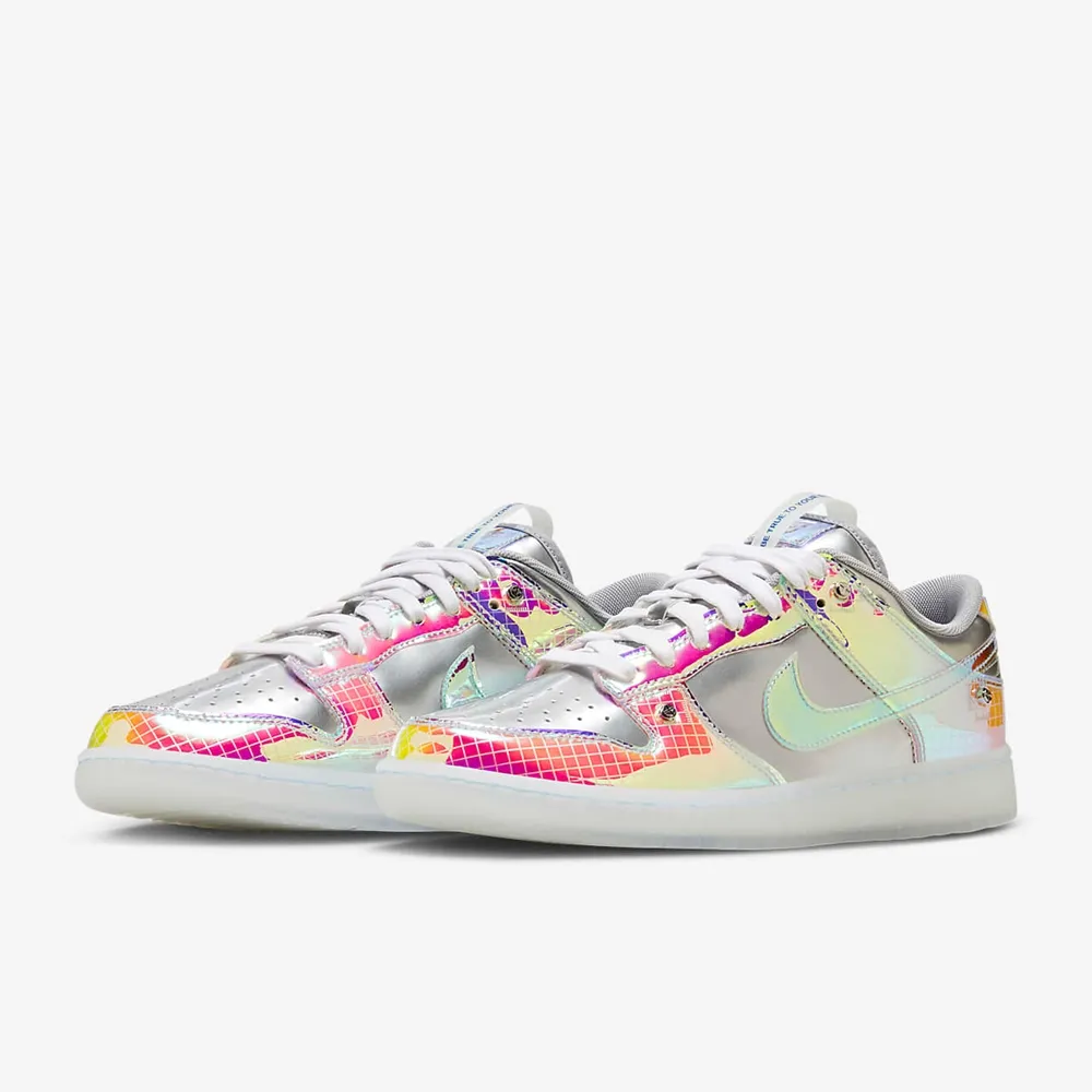 NIKE  亮彩 彈性運動內衣  出清（藍綠色系） 歷史價格詳細信息