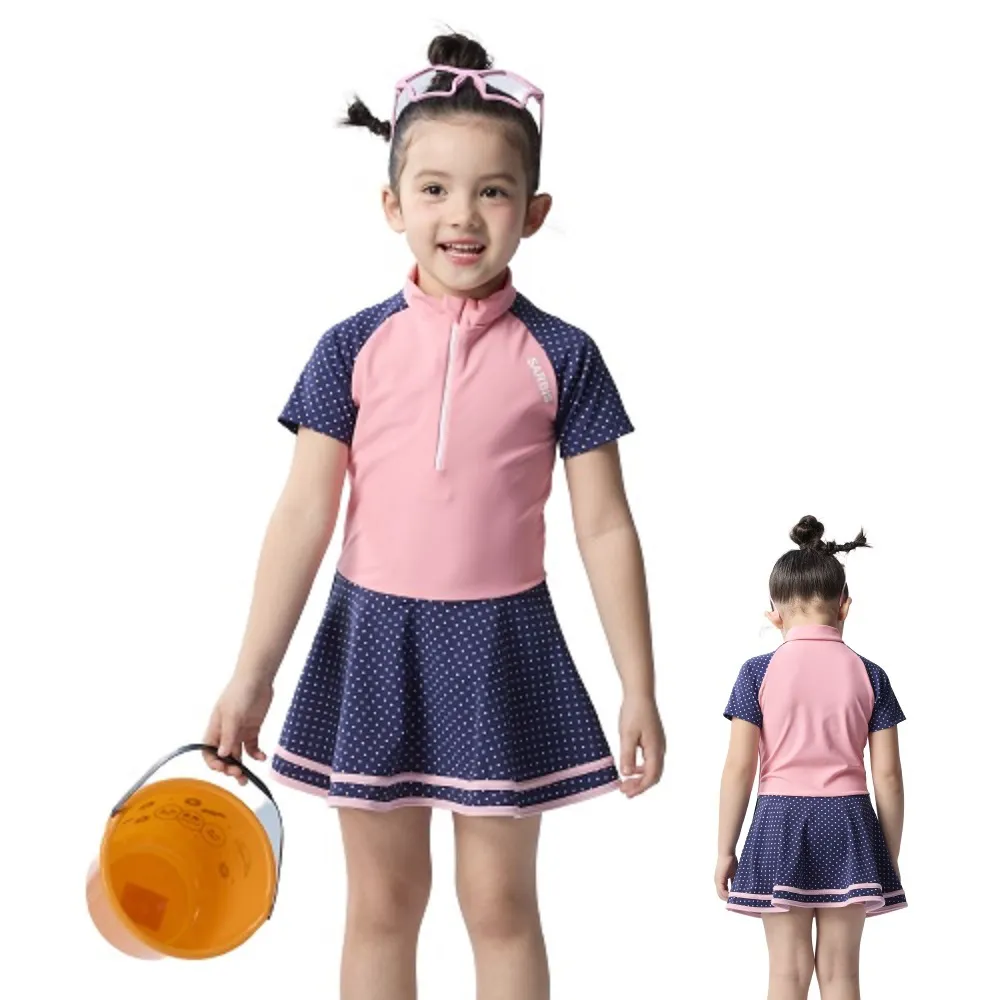 女童連身裙泳裝 / B88605 原價$1180特價$490 艷彩花紋/連身裙款/贈泳帽 材質 尼龍82% 彈性纖維1 歷史價格詳細信息