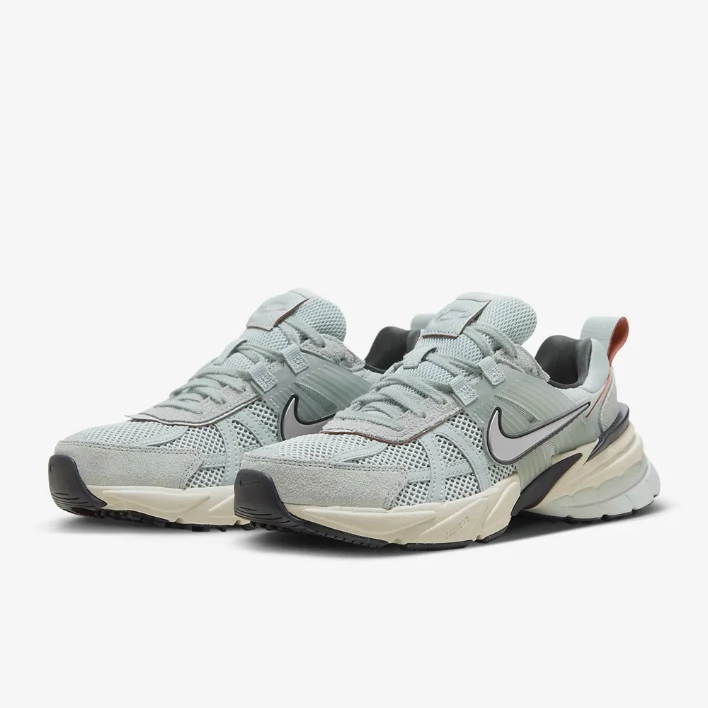 WNike V2K Run Premium Light Bone復古紫白HF4305-072 歷史價格詳細信息