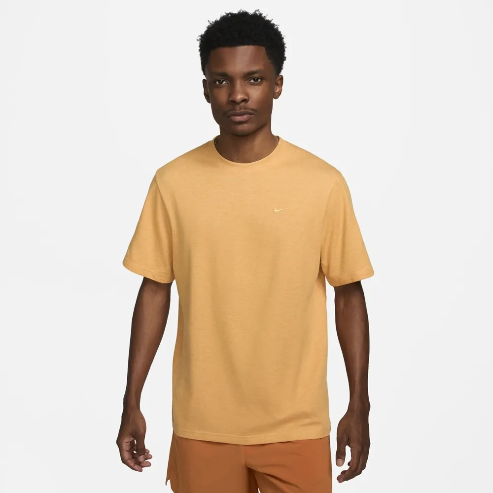 NIKE AS M NK DF PRIMARY STMT SS 男 軍綠 刺繡LOGO 素T 短T 短袖 穿搭 DV9832-222 歷史價格詳細信息