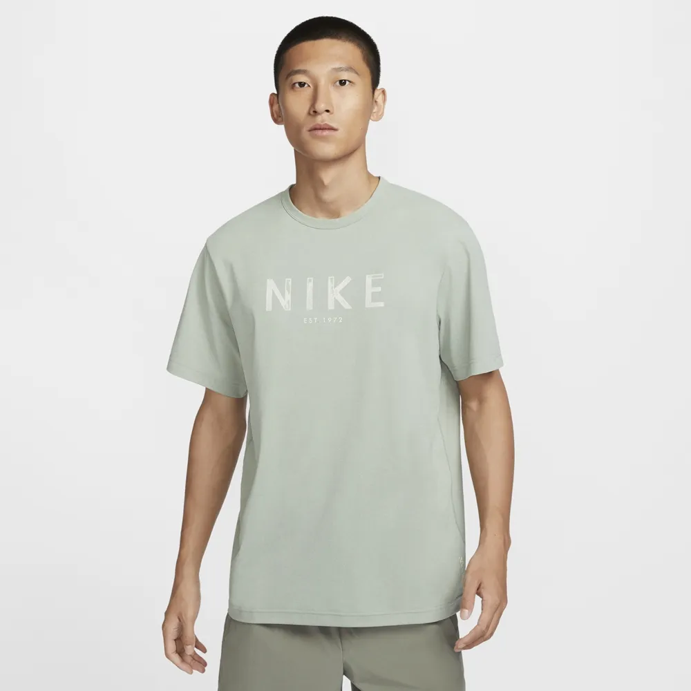 【NIKE】AS M NK DF UV HYVERSE SS SPNT 短袖上衣 男 -FN7290100 歷史價格詳細信息