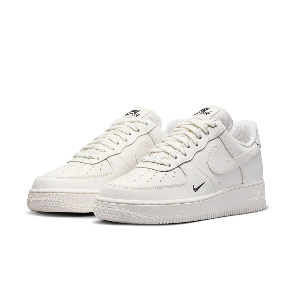 NIKE WMNS AIR FORCE 1 '07 ESS 全白 皮革 經典百搭 滑板 AO2132-101 慢跑鞋 歷史價格詳細信息
