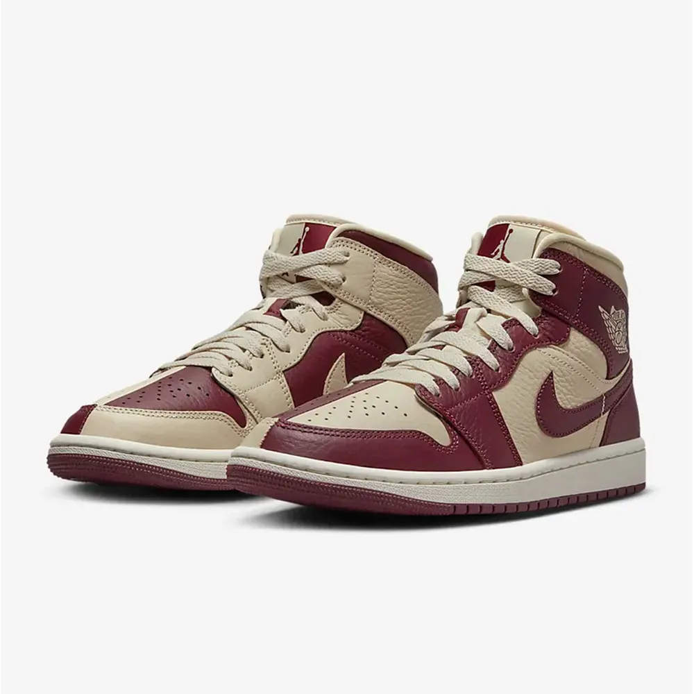 Nike Wmns Air Jordan 1 Mid SE 米白 酒紅 女鞋 喬丹 1代 ACS DR0501-200 歷史價格詳細信息