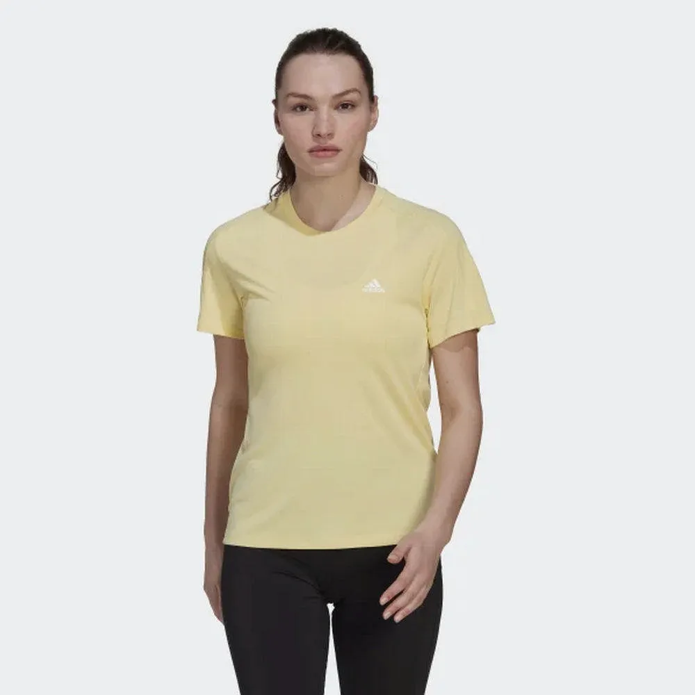 ADIDAS 女 RUN IT TEE 短袖上衣 透氣 速乾 - HZ0107 歷史價格詳細信息