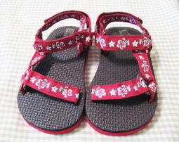 【【全新惜福區】】名牌LOVE WORLD愛的世界超保暖絲絨條紋布舖棉長褲．６∼７歲左右．可合併郵資 歷史價格詳細信息