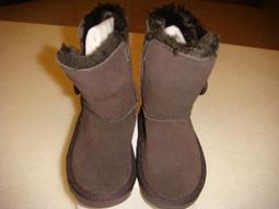 【UGG】童鞋/雪靴/厚底靴/防水靴子/Classic Brellah Mini(卡其色-UG1143697KMSJS) 歷史價格詳細信息