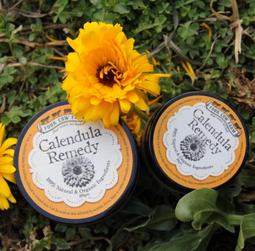 現貨 澳典小型迷妳投影機家用微型便攜隨身攜帶高清客廳隨身無線投影器便攜式香港mini微型掌上超薄口袋手機投影儀 歷史價格詳細信息