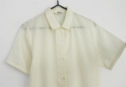 ▲乙波古著▼刺繡花朵領 早期vintage輕透白襯衫 日本製&古著店帶回 附補釦一顆 歷史價格詳細信息