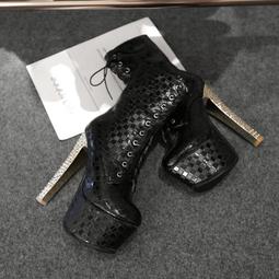 2020秋冬時尚補丁男式牛仔褲破洞個性牛仔褲潮褲 歷史價格詳細信息