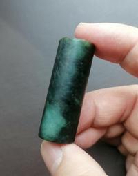 #桶珠鳥蛋珠老者珍藏紅瑪瑙手串 尺寸約：33*20毫米*8顆 橘皮紋細膩，包漿滋潤，風化自然， 標價單顆 歷史價格詳細信息