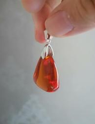 【天然緬珀閣】純天然緬甸琥珀吊墜水滴隨型金藍血珀茶珀蜜蠟花根 歷史價格詳細信息