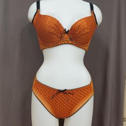 《C&B》加深型可瑞訊第二代公仔模型展示矮櫃 歷史價格詳細信息