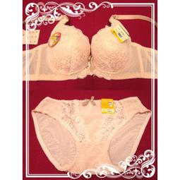 淡鵝黃，喀什米爾羊毛 + 蠶絲混紡披肩 歷史價格詳細信息