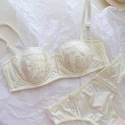 EFP大美人-2023新品♡優質超美女僕學生少女雙色薄罩杯有鋼圈聚攏牛奶絲內衣套裝~粉黑大尺碼70B~90E 歷史價格詳細信息