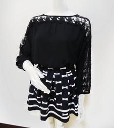 ｜正韓｜Sha la la圓領鏤空蕾絲玫瑰花亮粉金蔥短袖上衣(現貨7B513_F08001 歷史價格詳細信息