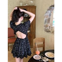 台灣現貨「Aring✨」法式性感露背V領荷葉邊海邊度假裙夏季新款收腰泡泡袖碎花洋裝  露天市集  全台最大的網路購物市集 價格比較,價格查詢,歷史價格詳細信息