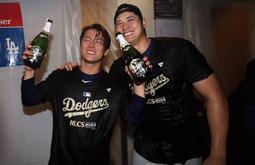 貳拾肆棒球-美國帶回職棒大聯盟MLB 洛杉磯道奇隊大谷翔平著用恐龍Tee 球員工會正式授權商品 歷史價格詳細信息