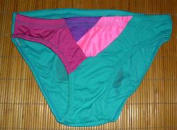 周大福 三色幸運草18K金耳環 歷史價格詳細信息