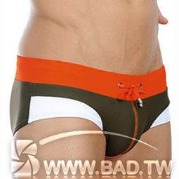 壞男Body Fit。《型男超舒適彈性大V領背心-黑底滾白邊》【M / L / XL】 歷史價格詳細信息