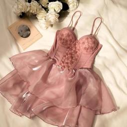 特價 女小胸鋼圈連體黑色裙式比基尼網紅抹胸荷葉防曬小香風游泳衣 歷史價格詳細信息