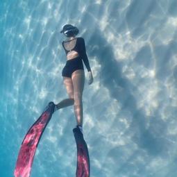 特價黑色中袖波點比基尼顯瘦溫泉泳裝網紅韓版女休閒連身胸墊泳衣 歷史價格詳細信息