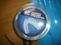 運動牙套◆ 台灣製 現貨 附發票 護齒器 護牙套 成人/ 兒童 單層(送收納盒)防磨牙 護具 拳擊 跆拳道 歷史價格詳細信息