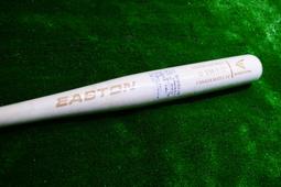 棒球世界全新Easton 加拿大職業等級硬楓木壘球木棒特價EM5棒型黑原木配色實心棒 歷史價格詳細信息
