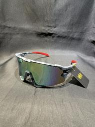 特價售大清乾隆年製仿金漆器雕刻百壽紋綠瓷筆筒&hellip;珍惜所見&hellip;買到福到。善結緣結善緣 歷史價格詳細信息