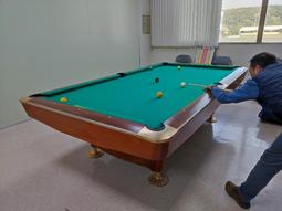 中型 標準國際象棋 西洋棋 歐洲主教棋 磁性 金銀 折疊棋盤 五子棋 圍棋 戰略棋盤遊戲 (79-3104) 歷史價格詳細信息