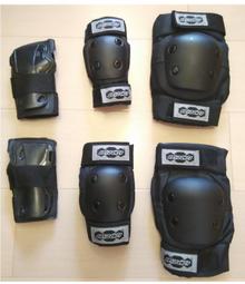 ★冰狗★高品質三合一護具(護膝+護肘+護掌)  -極限運動-攀岩-溯溪-直排輪-生存遊戲-特技 黑色清倉中,量大可議~ 歷史價格詳細信息