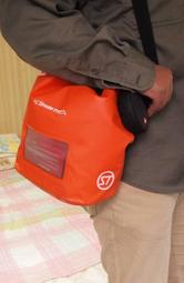 日本StreamTrail 戶外防水方塊圓桶包DryCube 5L 火焰橙 休閒游泳 價格比較,價格查詢,歷史價格詳細信息