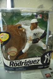 國慶60周年紀念徽章一套三枚全，實物拍圖，徽章都很漂亮，全新12348 歷史價格詳細信息